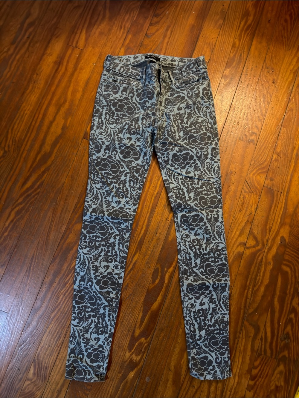 🆕 🩵🩶MissMe Floral gray&light blue pattern pants mid rise skinny ankle